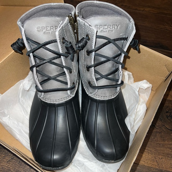 Sperrys - Picture 1 of 4